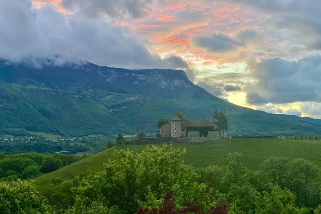 Au calme avec vue magnifique à Saint Maximin Apartamento Exterior foto
