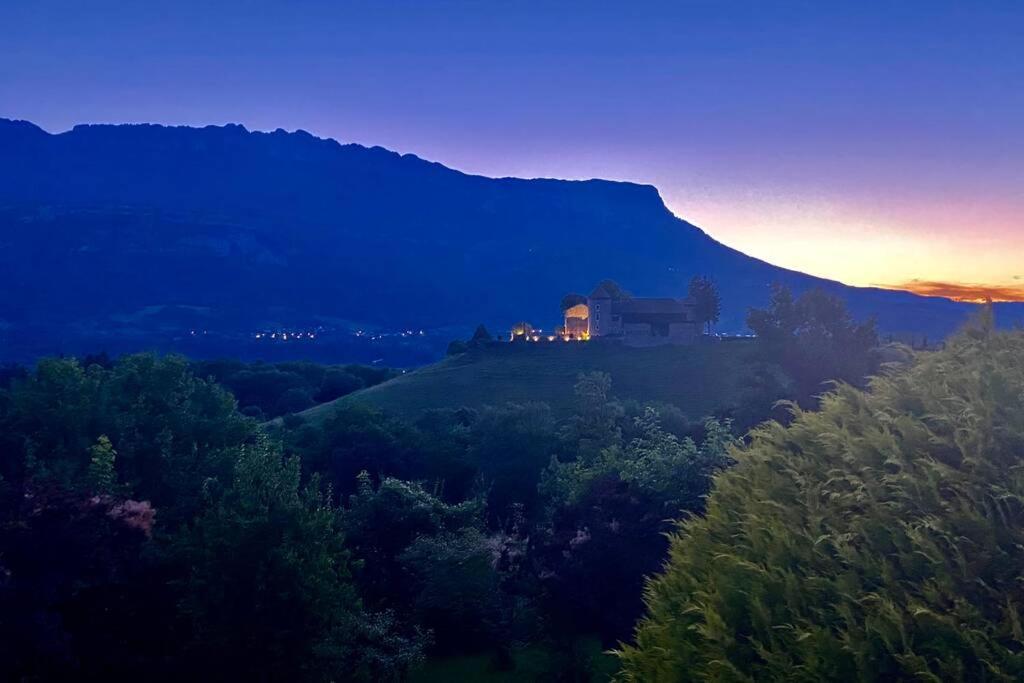 Au calme avec vue magnifique à Saint Maximin Apartamento Exterior foto