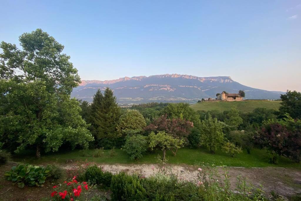 Au calme avec vue magnifique à Saint Maximin Apartamento Exterior foto