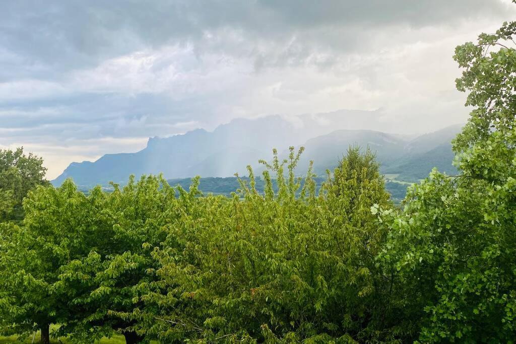 Au calme avec vue magnifique à Saint Maximin Apartamento Exterior foto